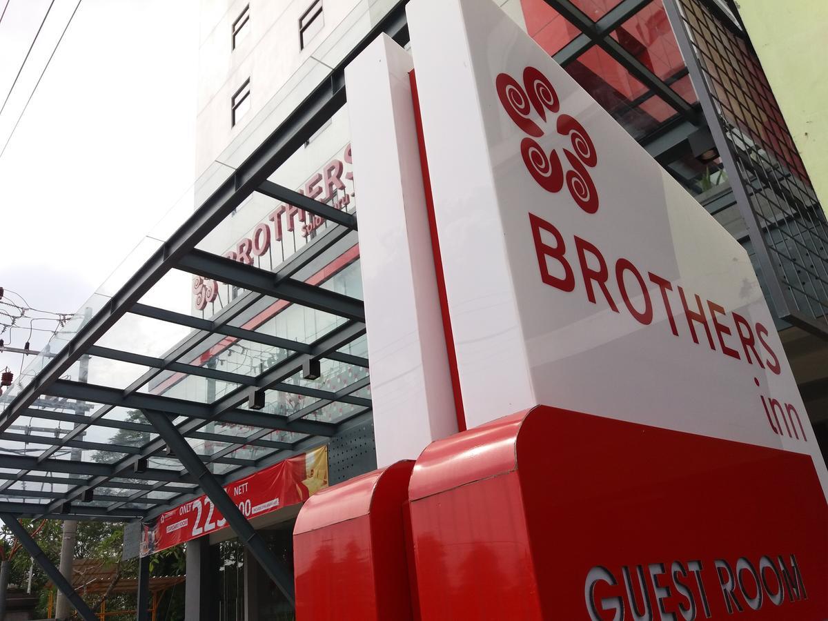 Brothers Inn Sukoharjo Buitenkant foto