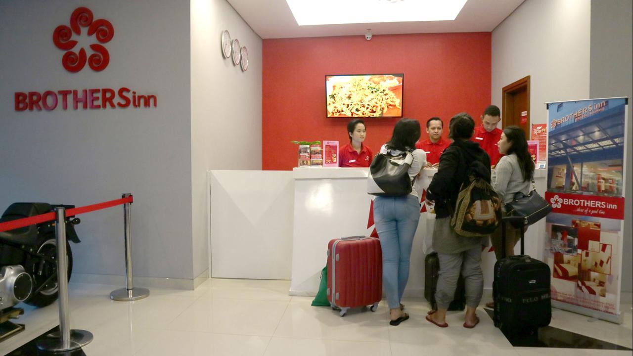 Brothers Inn Sukoharjo Buitenkant foto