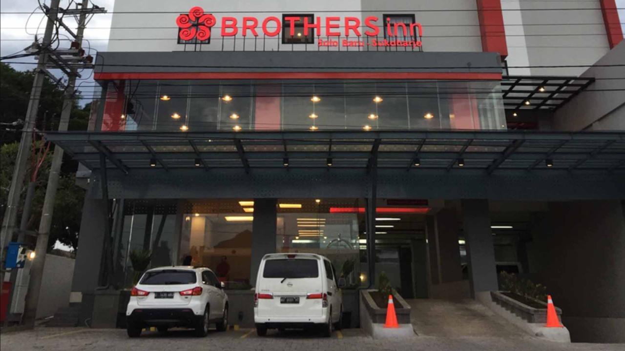 Brothers Inn Sukoharjo Buitenkant foto