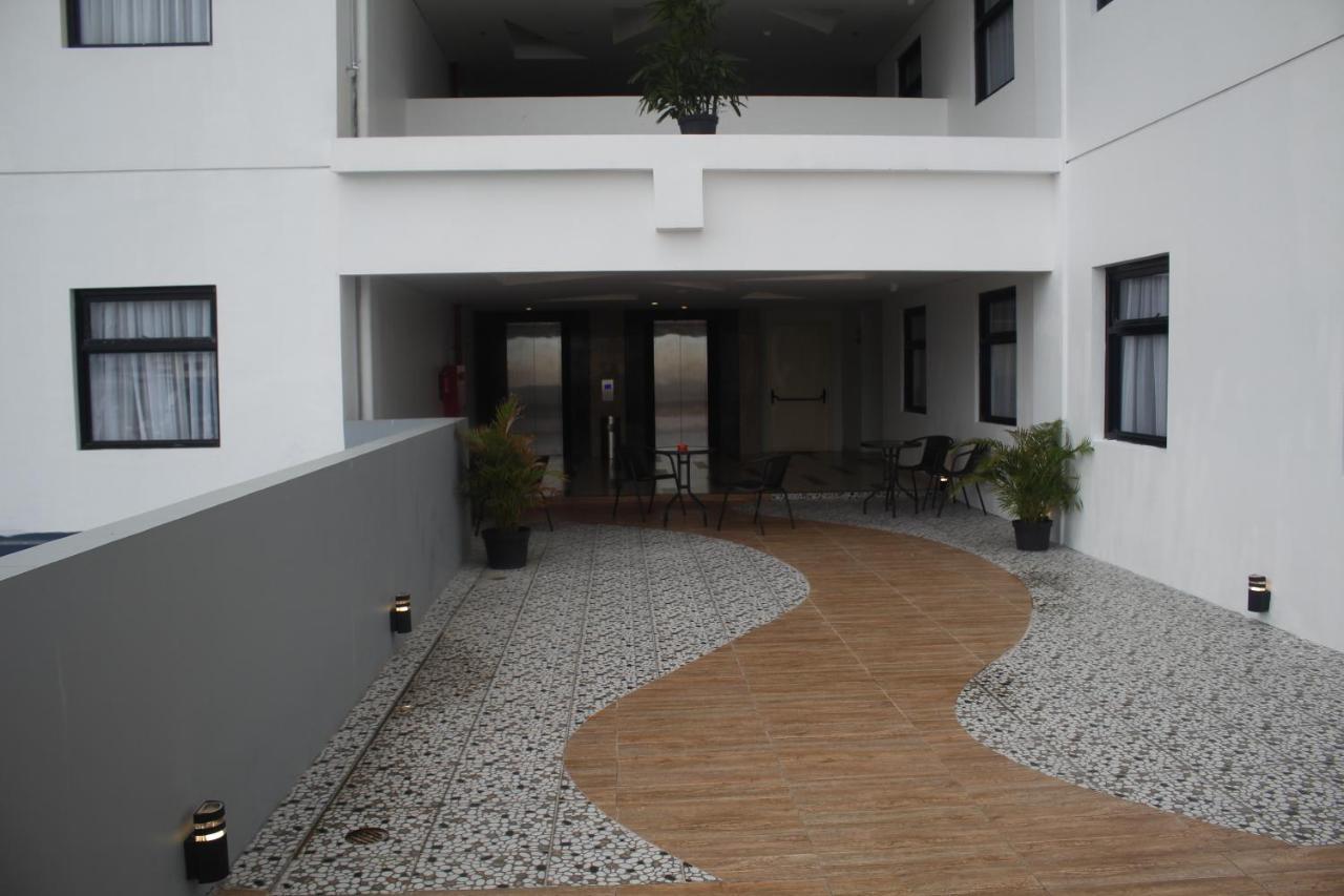 Brothers Inn Sukoharjo Buitenkant foto